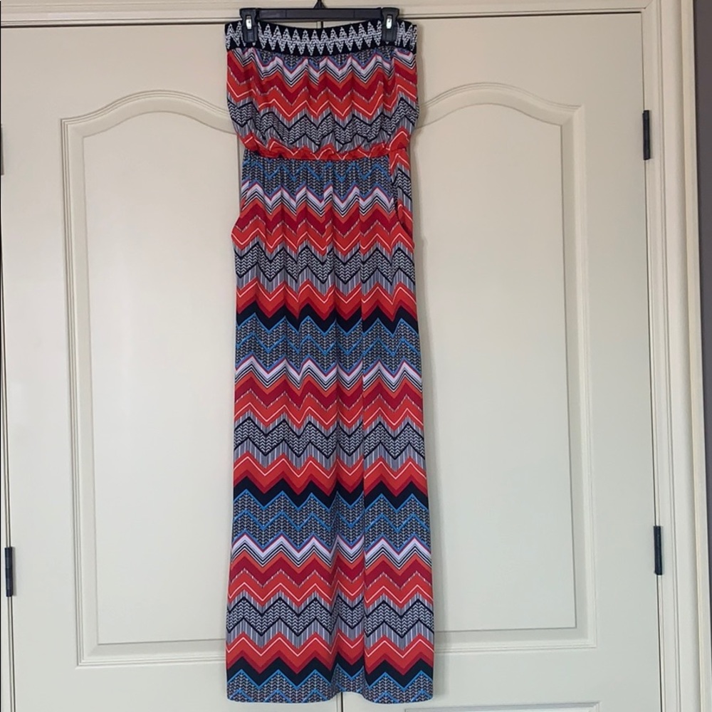 Strapless chevron patterned maxi